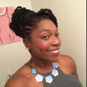 Meet your Posher, Yolanda